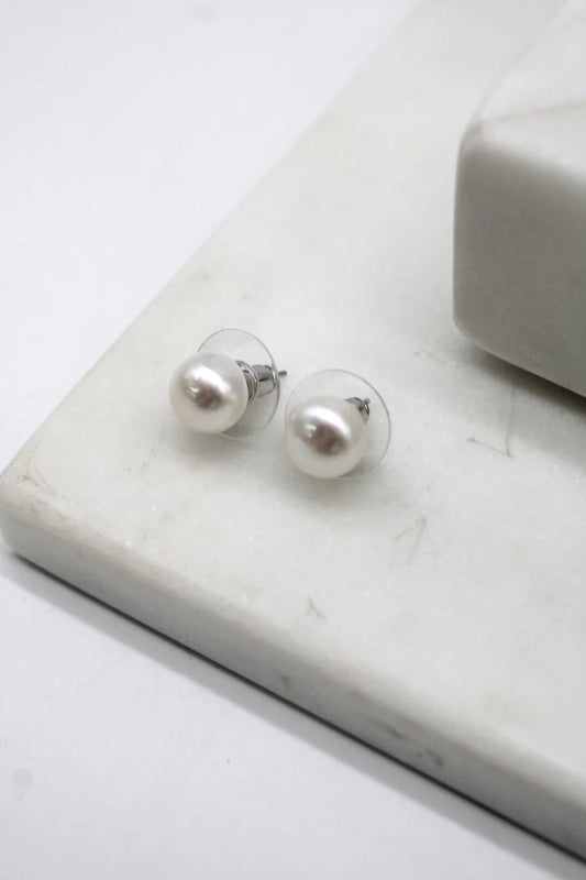 Small Pearl Stud