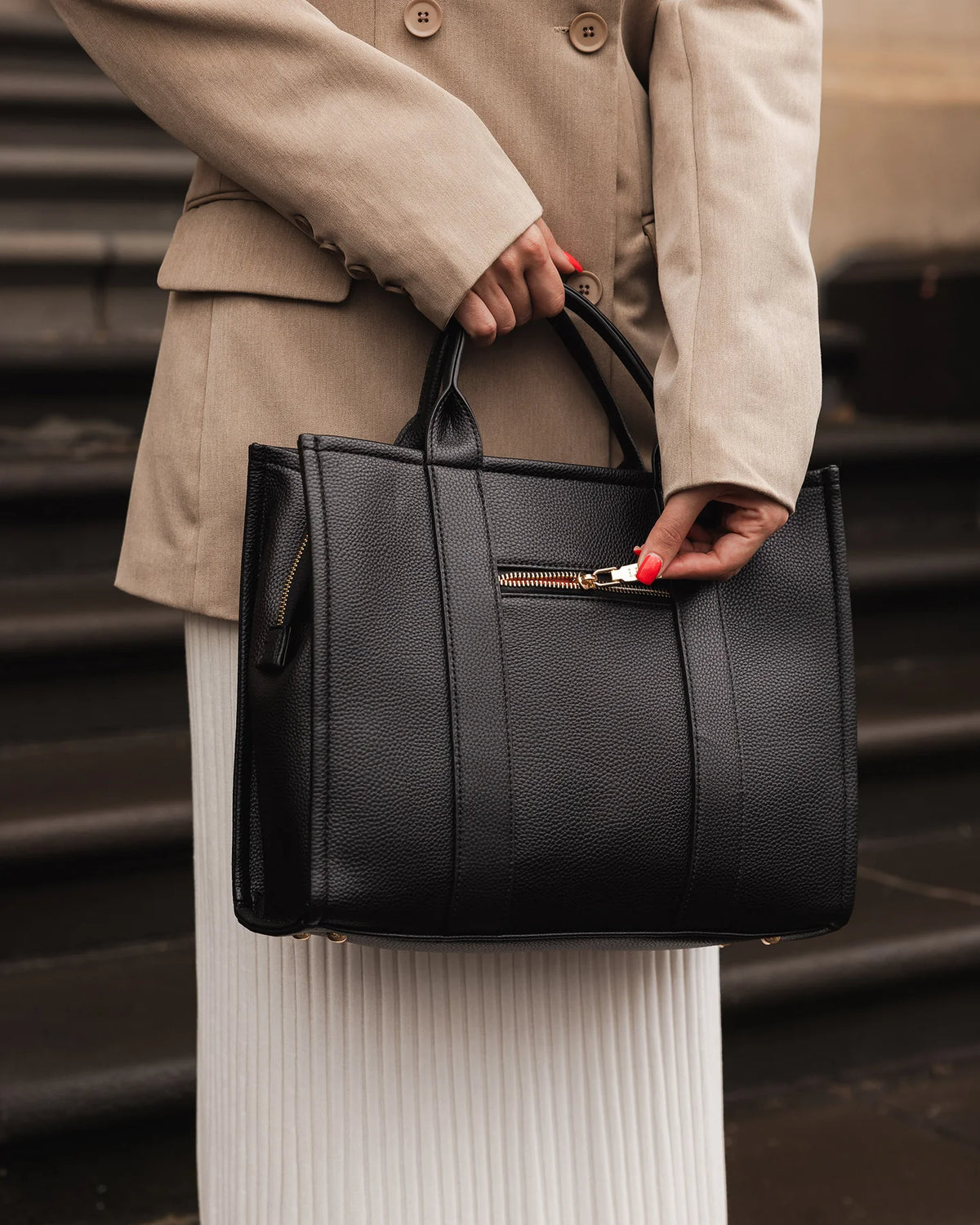 Manhattan Logo Tote Bag - Black