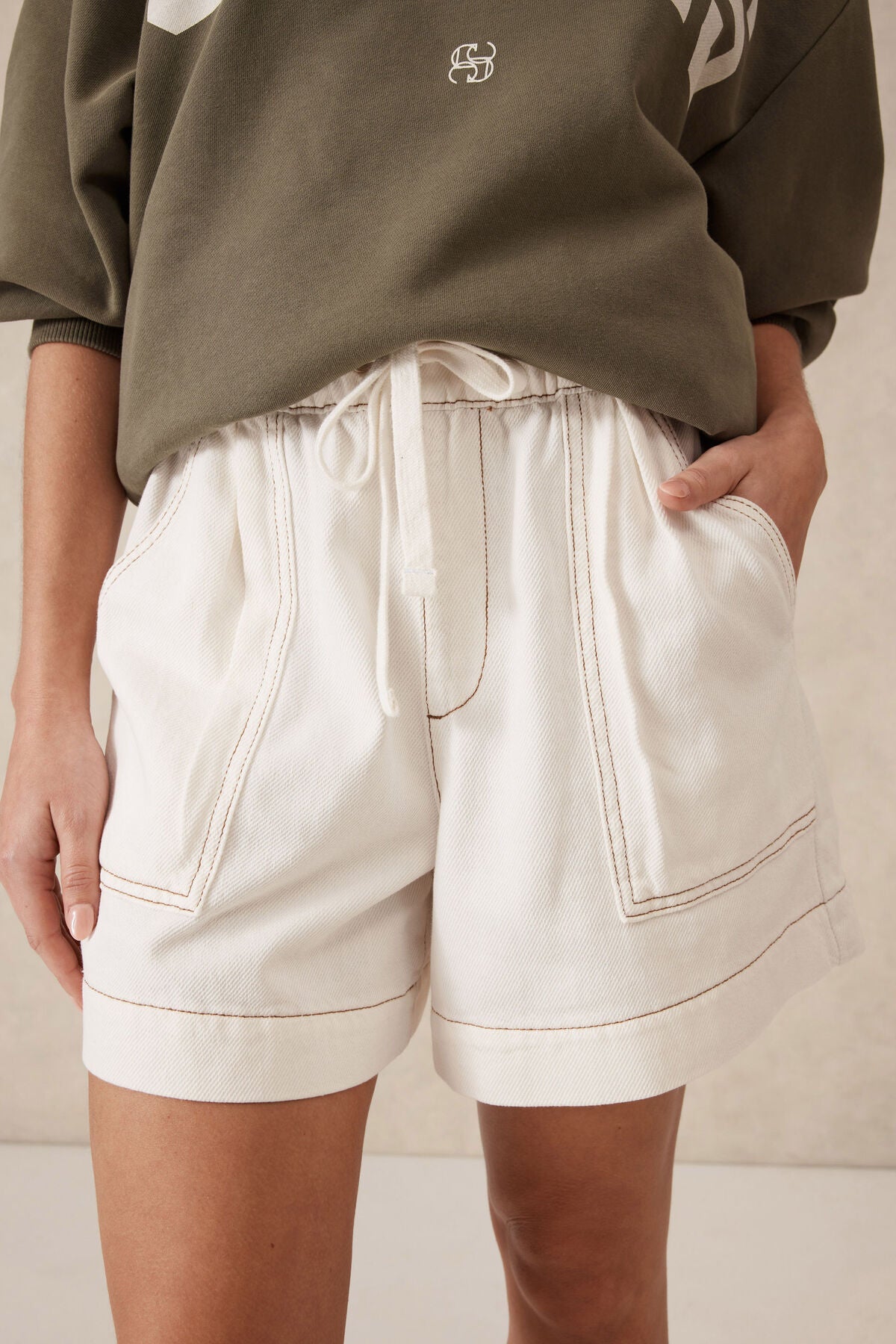 Everyday Relaxed Short - Fresh Ecru Twill