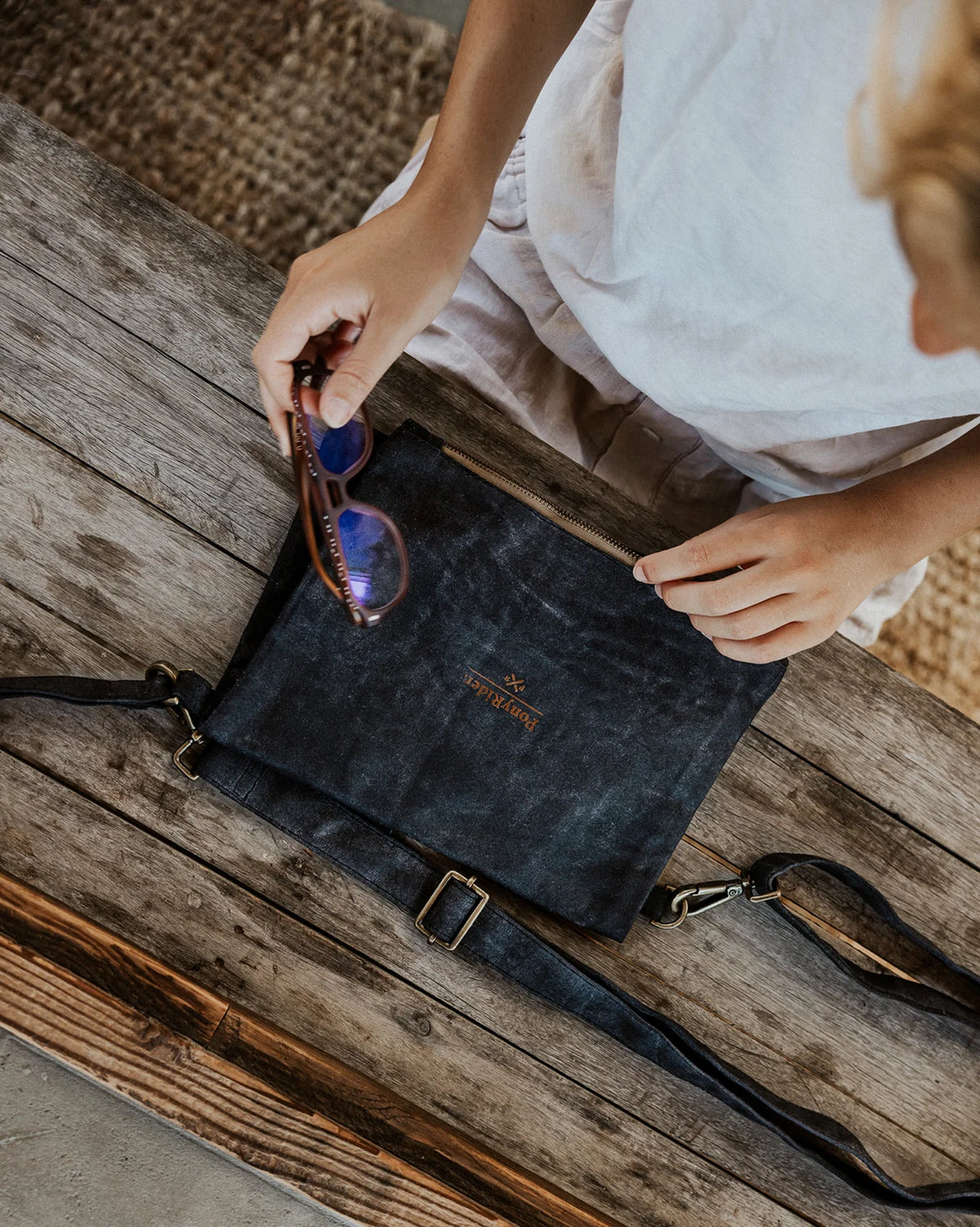 Market Clutch - Black